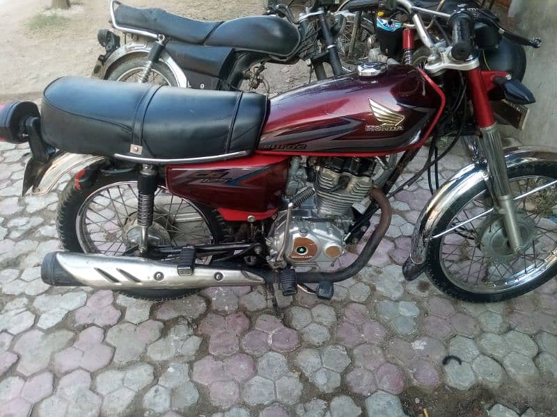 Honda CG 125 model 2016 0