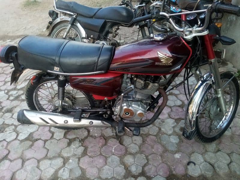 Honda CG 125 model 2016 8