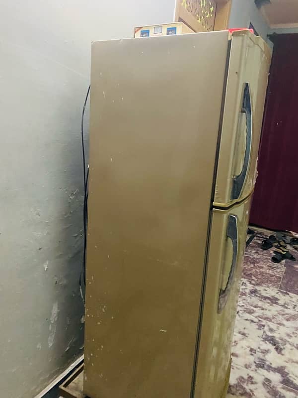 wave’s Refrigerator In 10/10 Condition 1