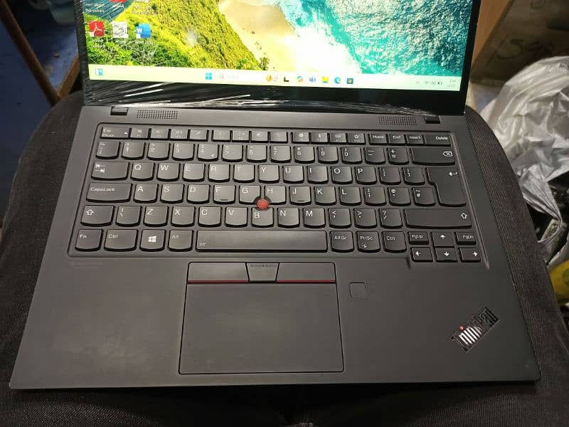 Lenovo X1 Carbon Core i5 8th Gen 8GB Ram 256GB NVME with FHD IPS Disp. 3