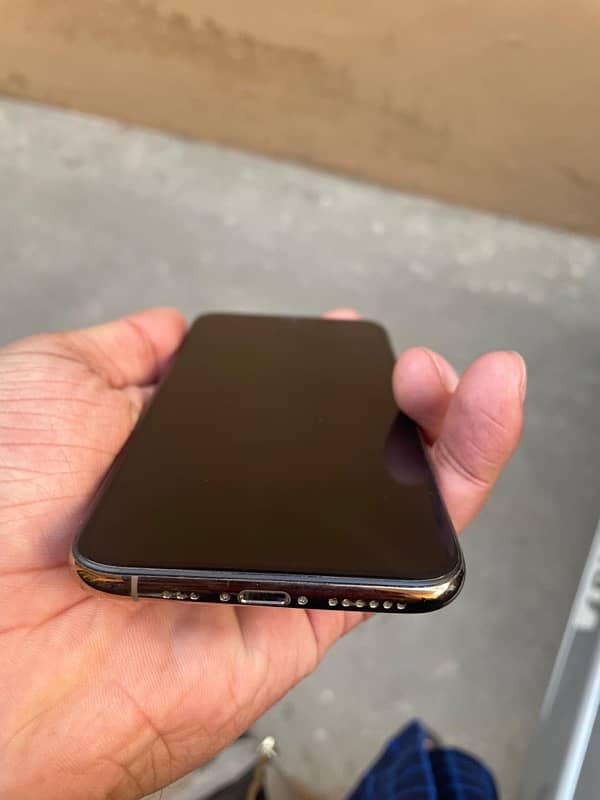 URGENT SALE IPHONE XS GOLD 64GB 1