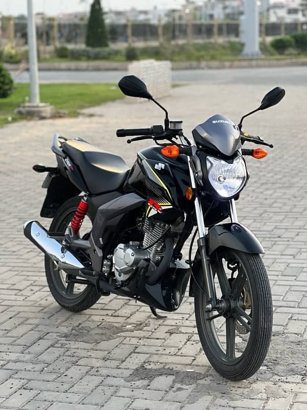 suzuki gsx 125 brand new condition excellent bike 0