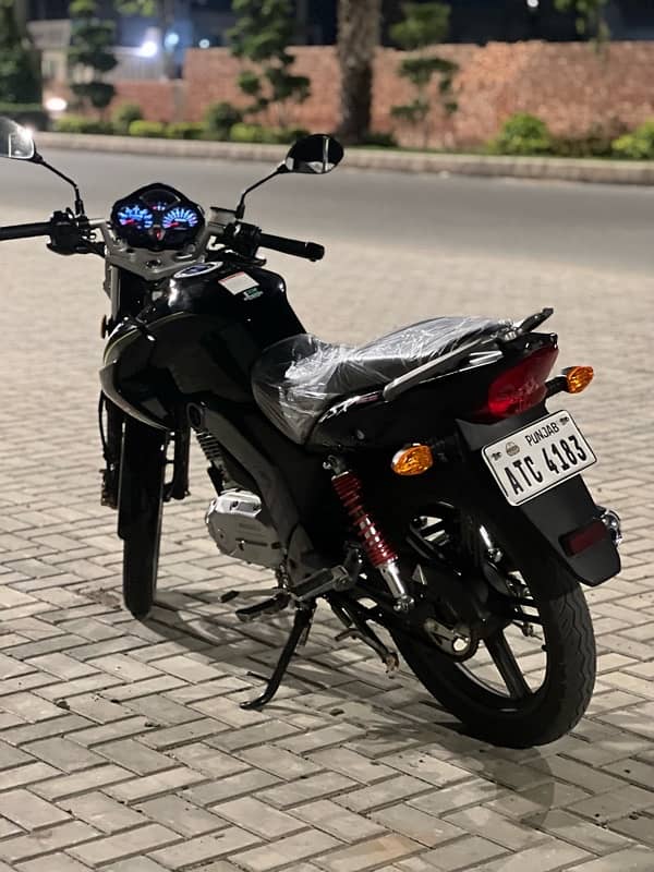 suzuki gsx 125 brand new condition excellent bike 1