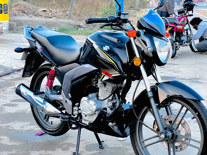 suzuki gsx 125 brand new condition excellent bike 3