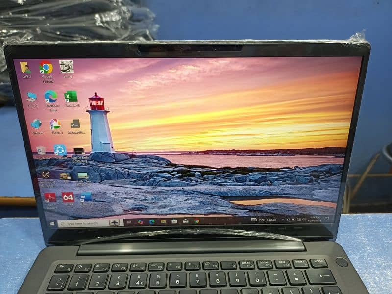 Dell Latitude 7300 Core i7 8th Gen 16GB Ram 256GB SSD with FHD Disp. 2