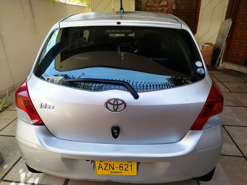 Toyota Vitz 2010/2013 4