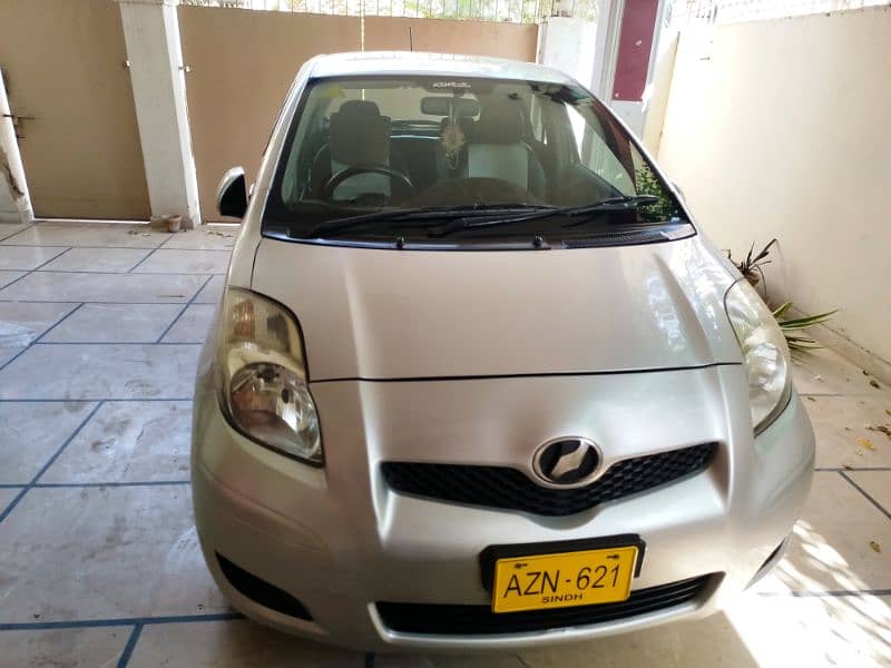 Toyota Vitz 2010/2013 5