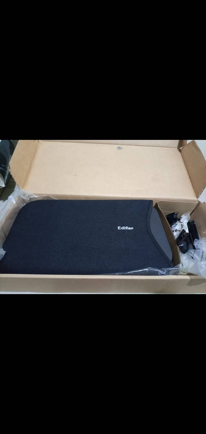 Amplifier import from dubai untouch with box and charger 2