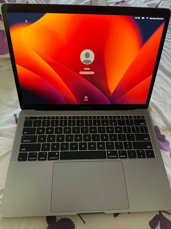 MacBook Pro 2017 13-inch 1