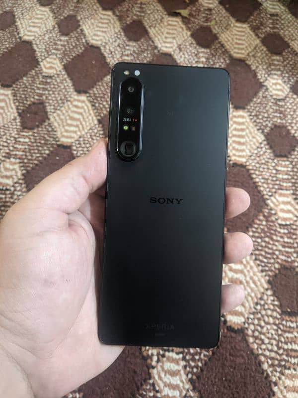 Xperia 1 IV 8.5/10 condition officially PTA approved 1