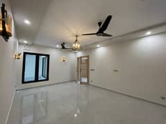 10 MARLA BRAND NEW LUXURY DESIGNER HOUSE FOR SALE ON MAIN BLOCK OF GULBERG RESIDENCIA