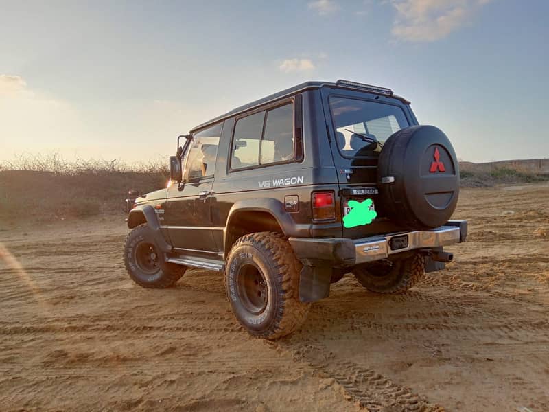 Mitsubishi Pajero 1990 1