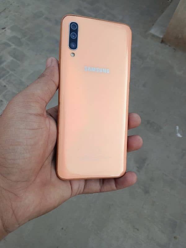 Samsung Galaxy a70 for sale 6/128.03117141332 is number pay rabta kary 1