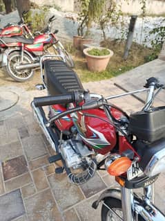 HONDA CG 125 RED COLOUR