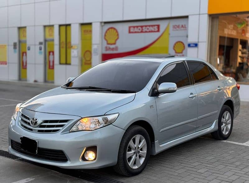 Toyota Corolla Altis 2013 1