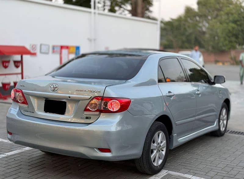 Toyota Corolla Altis 2013 4