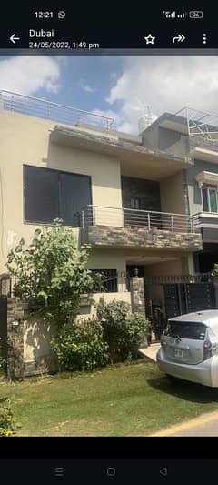 10 merla house avilble for rent scholl market  good loction