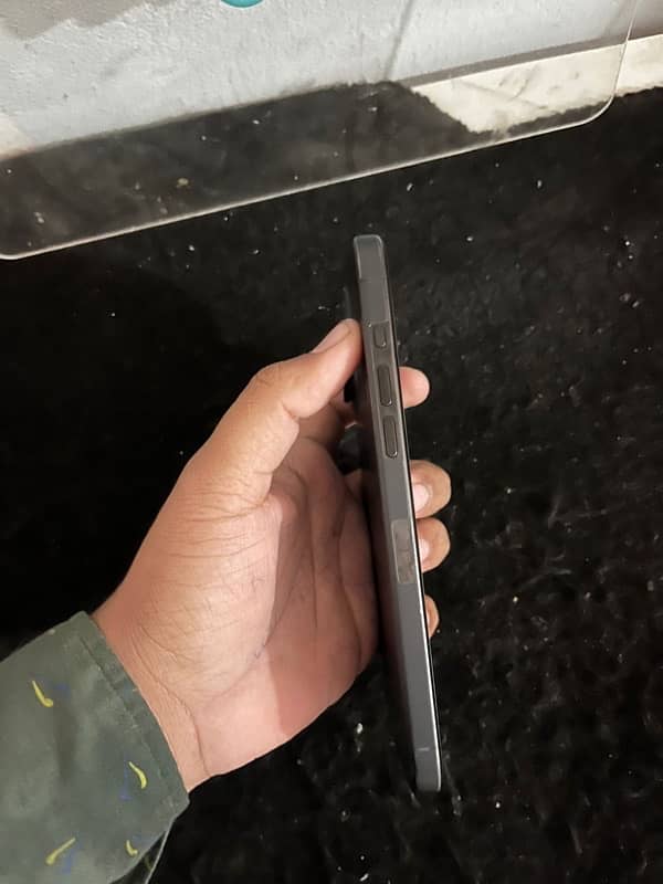 i phone 15 pro max black titanium 2