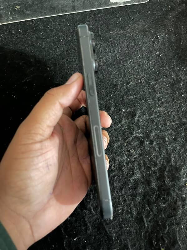 i phone 15 pro max black titanium 4