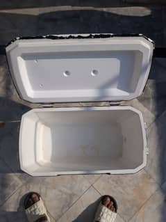 medium size ice box