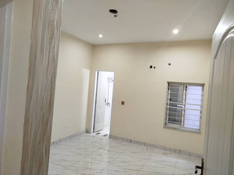 Beautiful 9 Marla Lower Portion Mohafiz Town Phase 2 Near Audit & Accounts, Valencia, Defence Road lahore 6