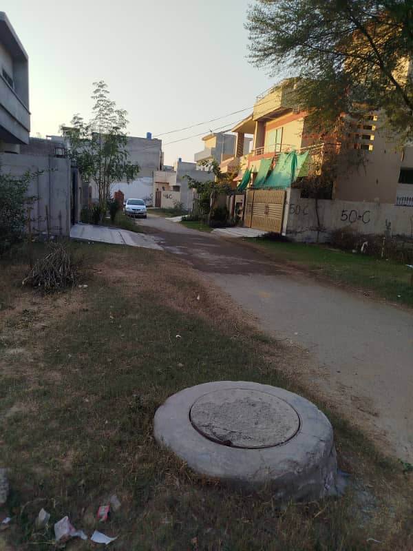 Beautiful 9 Marla Lower Portion Mohafiz Town Phase 2 Near Audit & Accounts, Valencia, Defence Road lahore 9