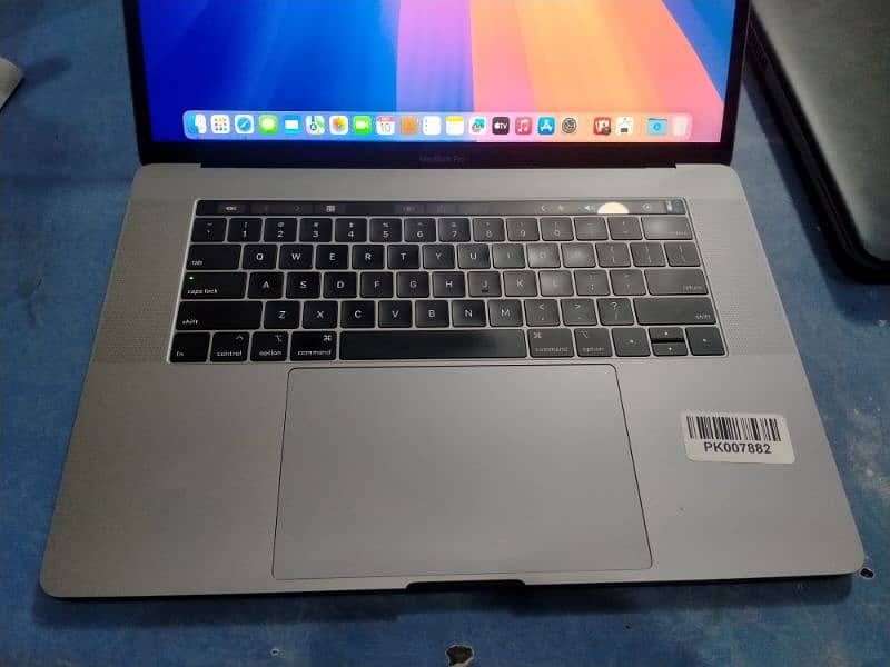 Loot looo maall MacBook pro 2019 (15inch) Core i9 32/512 2