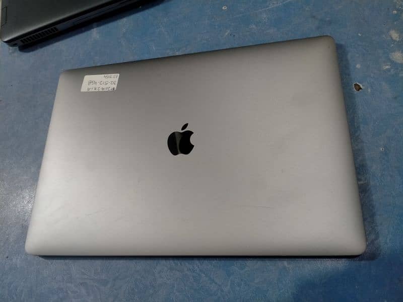 Loot looo maall MacBook pro 2019 (15inch) Core i9 32/512 1