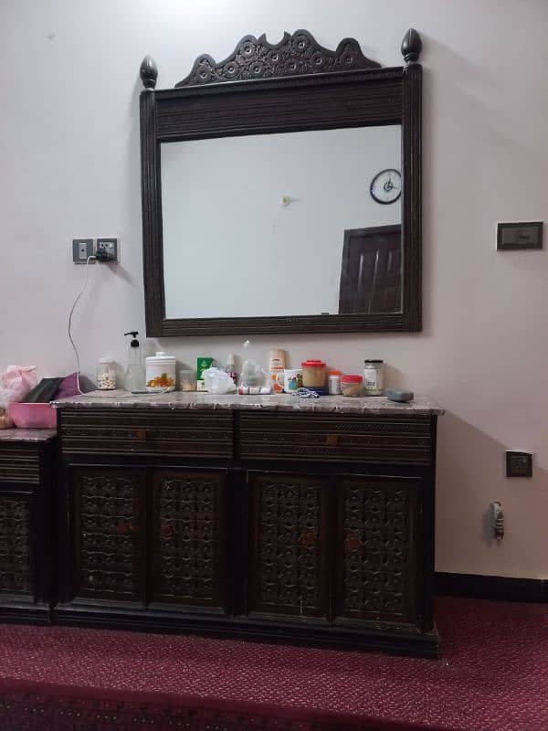 dressing table with mirror 0