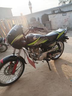 Honda deluxe 2016 model good condition 03170999339