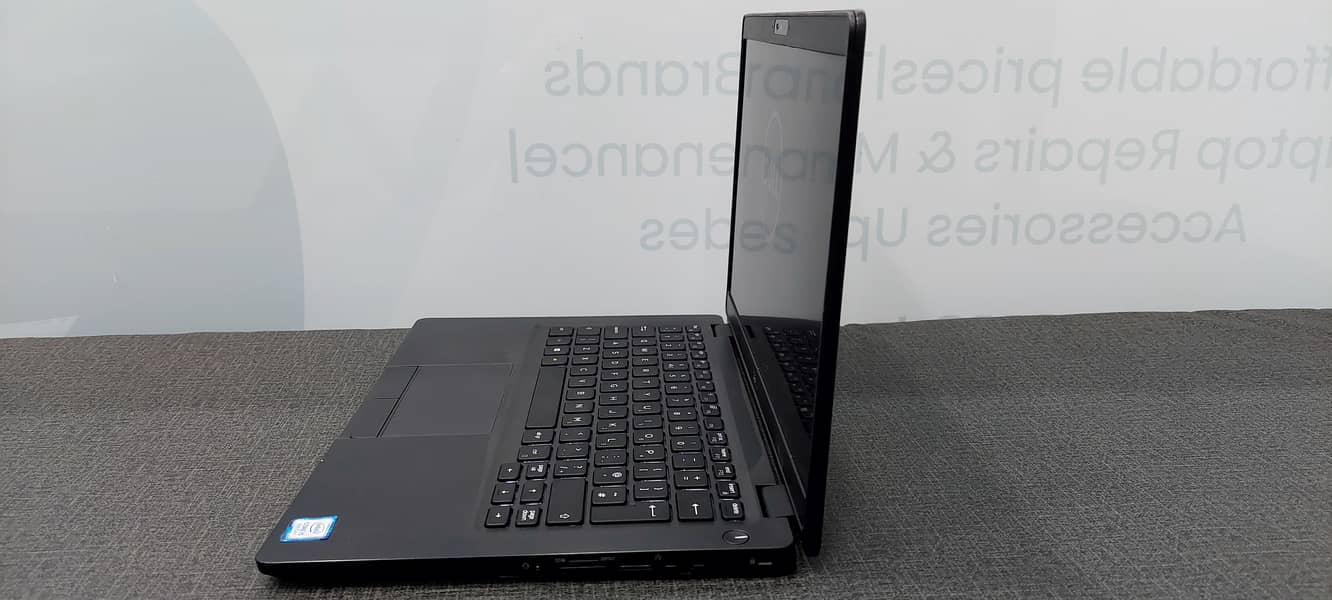 DELL Latitude Laptop 5300 7