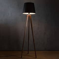 PERGEL Tripod Floor Lamp – A Statement of Modern Style and Function wo