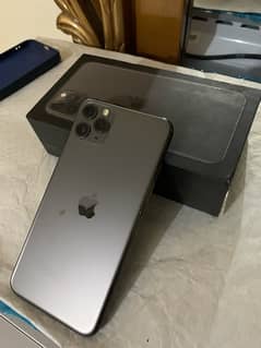 I phone 11 pro max 64gb PTA aprved / iPhoneXs 256gb non pta water peck