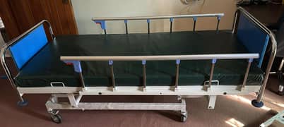 HOSPITAL BED/PATIENT BED/SURGICAL BED WITH OVER BED TABLE