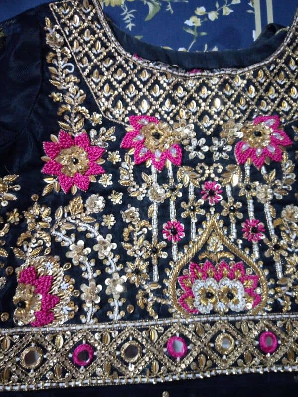 its a shirt with full of Karai work flapper and dupatta 3