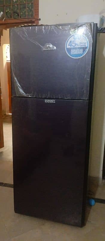 downce large size fridge good condition 2