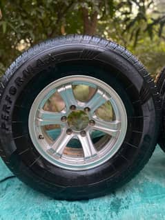 Jeep Tyres and rims 275/70R16 for sale