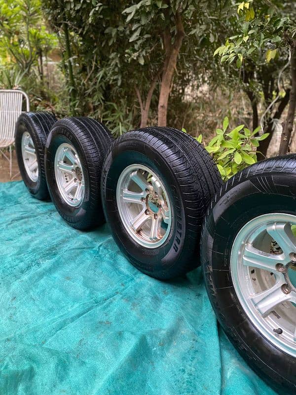 Jeep Tyres and rims 275/70R16 for sale 1