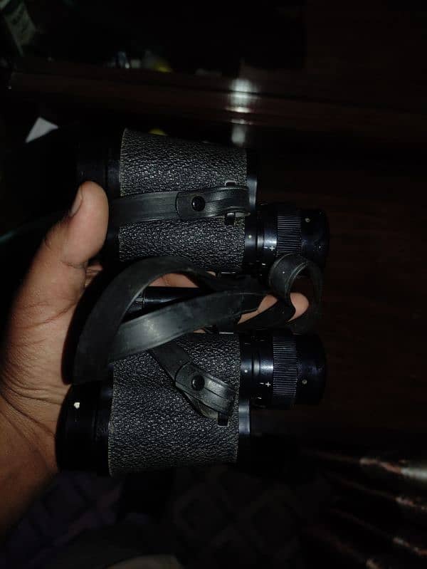 binoculars 1