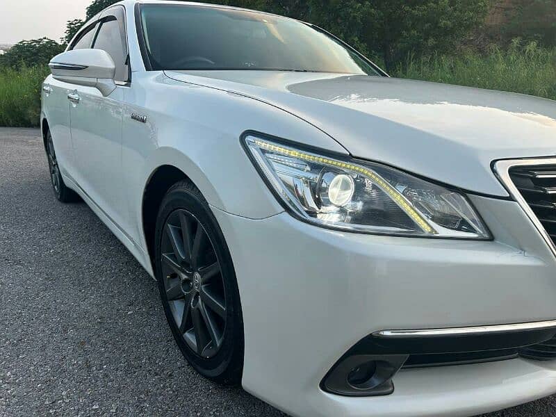 Toyota Crown 2014 Royal Saloon G 2