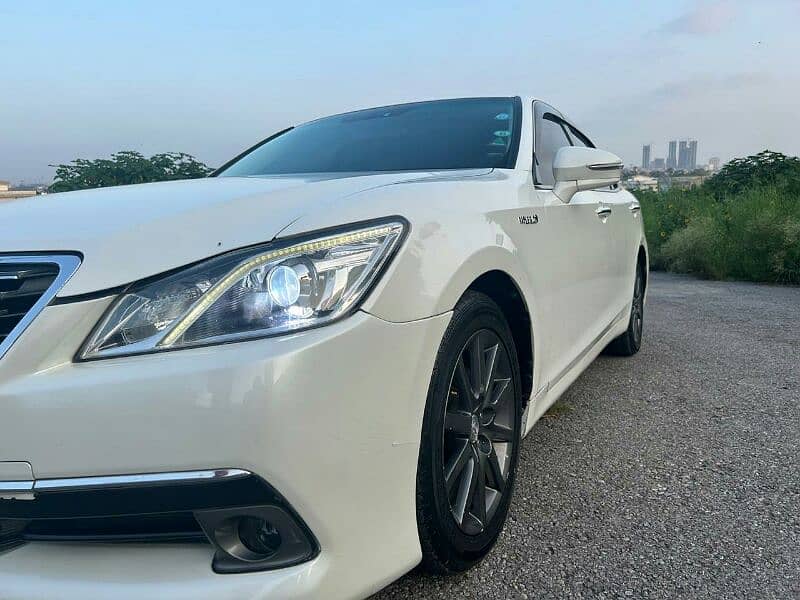 Toyota Crown 2014 Royal Saloon G 3