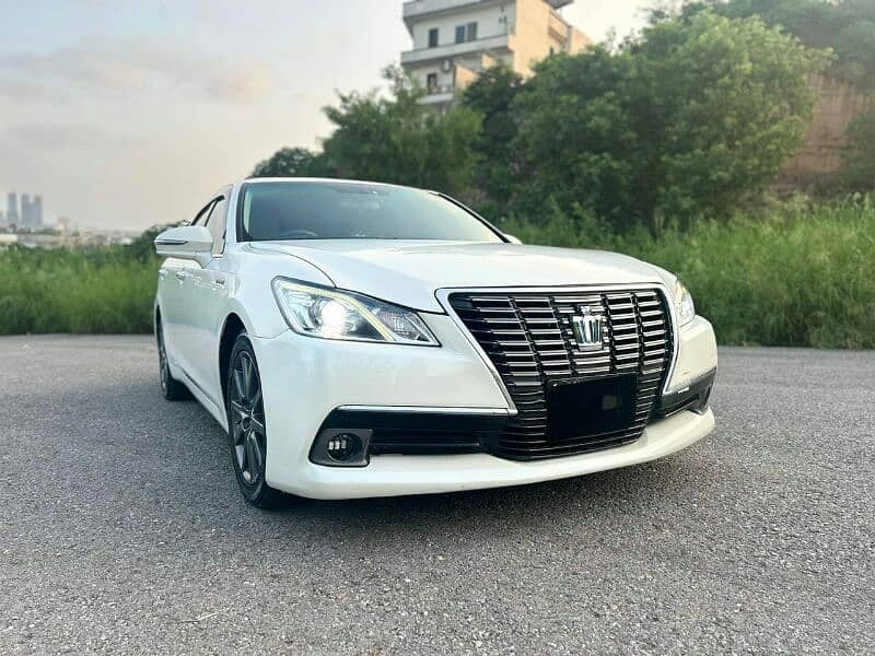 Toyota Crown 2014 Royal Saloon G 6