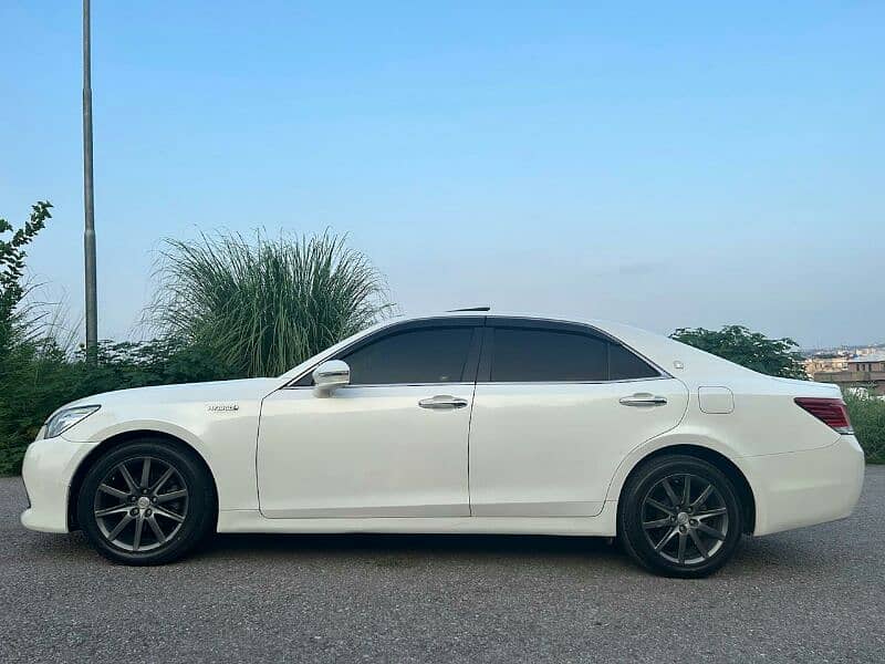 Toyota Crown 2014 Royal Saloon G 19