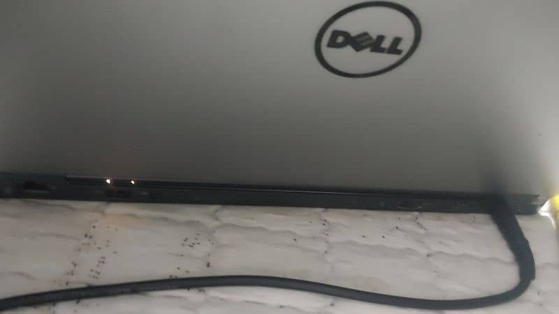 Dell Laptop Almost New Urgent 5