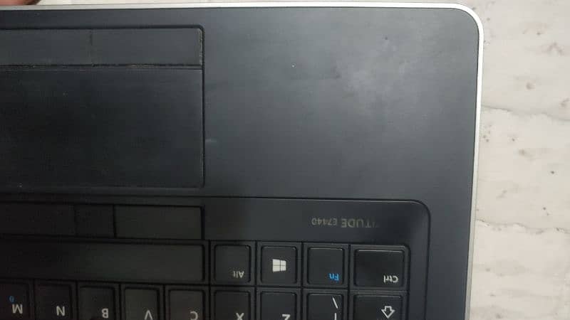 Dell Laptop Almost New Urgent 6