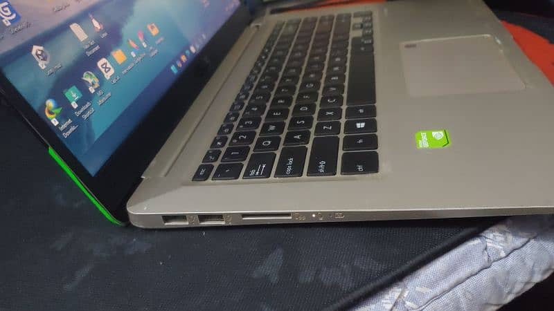 Asus Vivobook 15 4