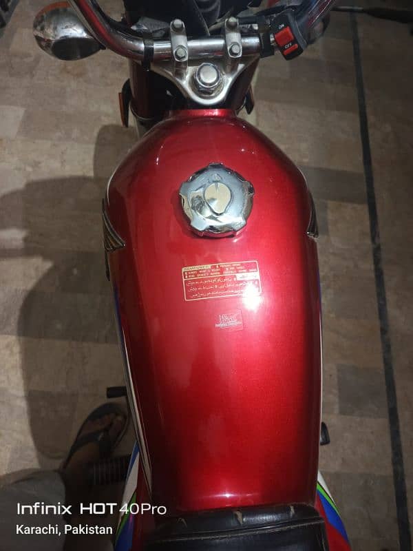 my 125 motorcycle for sale looking new my name Karachi number 4