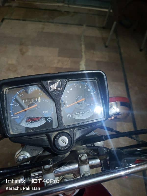 my 125 motorcycle for sale looking new my name Karachi number 5