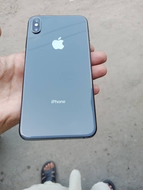 iphone xsmax 64 GB PTA approved 5