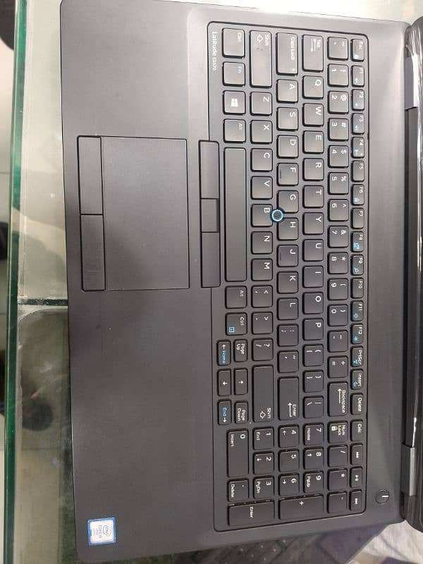 Dell latitude 5570 i5/6th gen 8/128 gb laptop 1